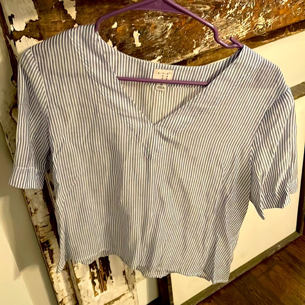 Short sleeve top